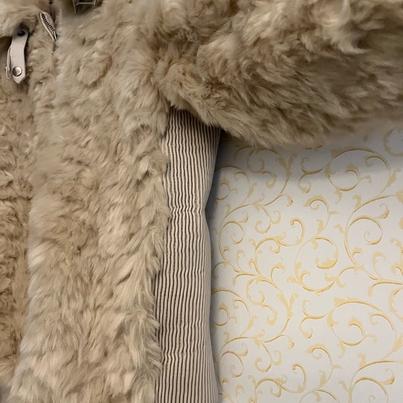 Forever 21 faux fur fashion jacket - Picture 2 of 4